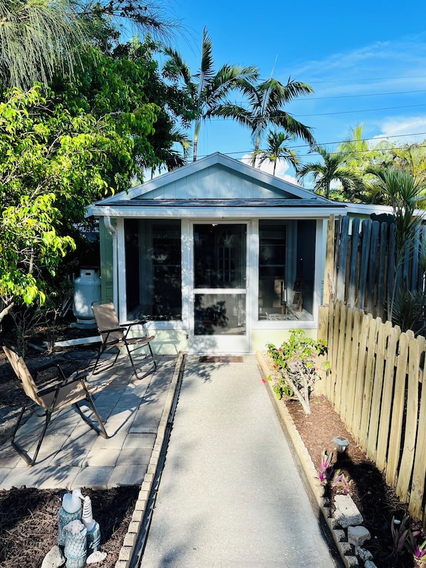 Private beach cottage on Anna Maria Island