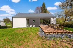 Außenseite Ferienhaus [Sommer]