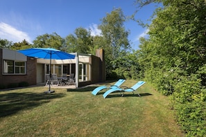 Außenseite Ferienhaus [Sommer]