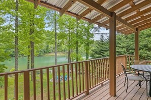 Enjoy the peaceful view out onto the lake!