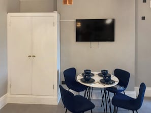 Dining Area | Frankfurt Flat - Eversleigh Holiday Homes, Matlock