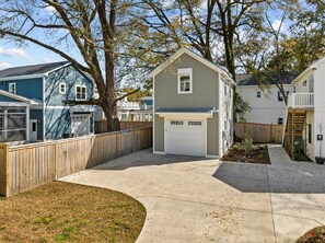 Carriage House - "The Yak Shack"