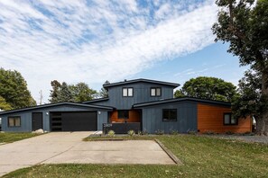 Exterior view of the modern mid-century home.