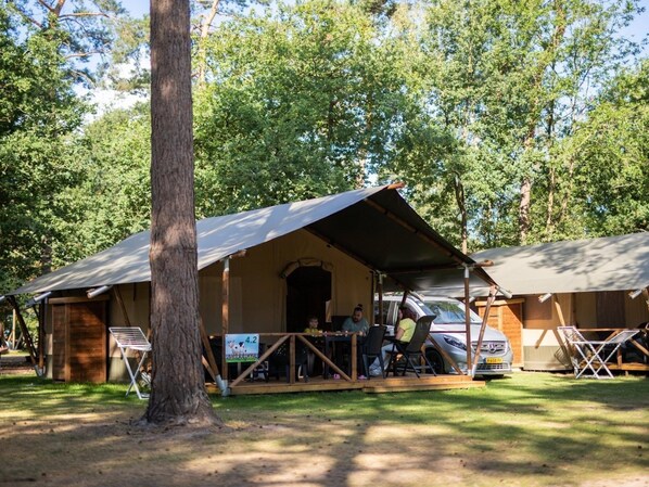 Außenseite Ferienhaus [Sommer]