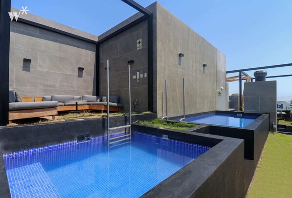 Rooftop pool