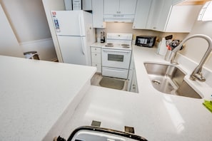 Large Kitchen Area, Fully Sized Appliances