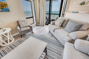 Large Family Room, Direct View of the Ocean, Beautifully Decorated