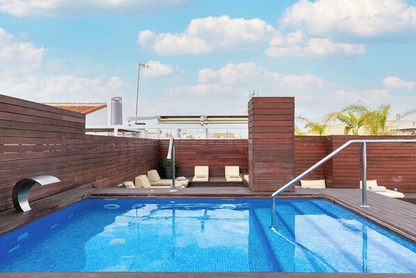Rooftop pool