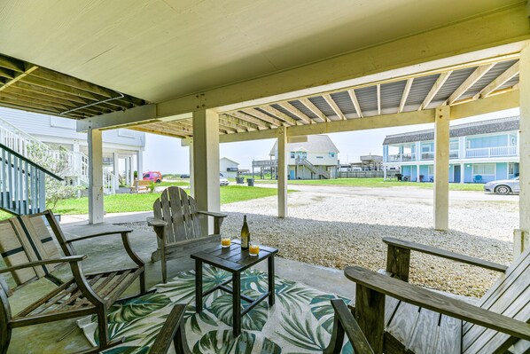 GREAT COVERED PATIO