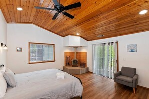 Master bedroom. (1)