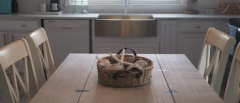 Seating for 6.  Deep Gold Farmhouse Sink.