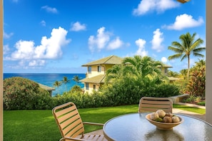 Dine al fresco with palm trees swaying, birds singing, and the ocean waving hello in the background KBV-17G4