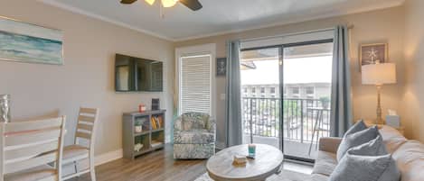 Hilton Head Island Vacation Rental | 1BR | 1BA | 555 Sq Ft | Stairs Required
