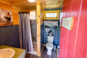 Farm Cabin private bathroom