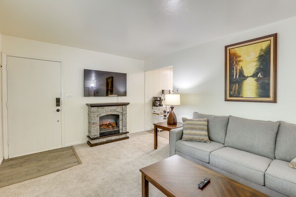 South Lake Tahoe Vacation Rental | 2BR | 1BA | 2 Steps to Access | 768 Sq Ft