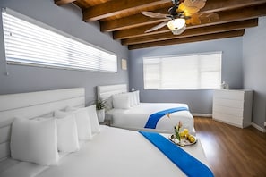 Unit with 2 Queen beds