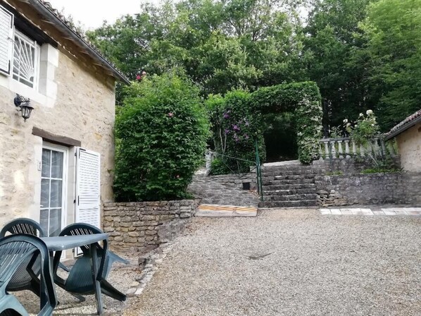 Photo 0