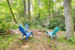 Private Yard | Wood-Burning Fire Pit
