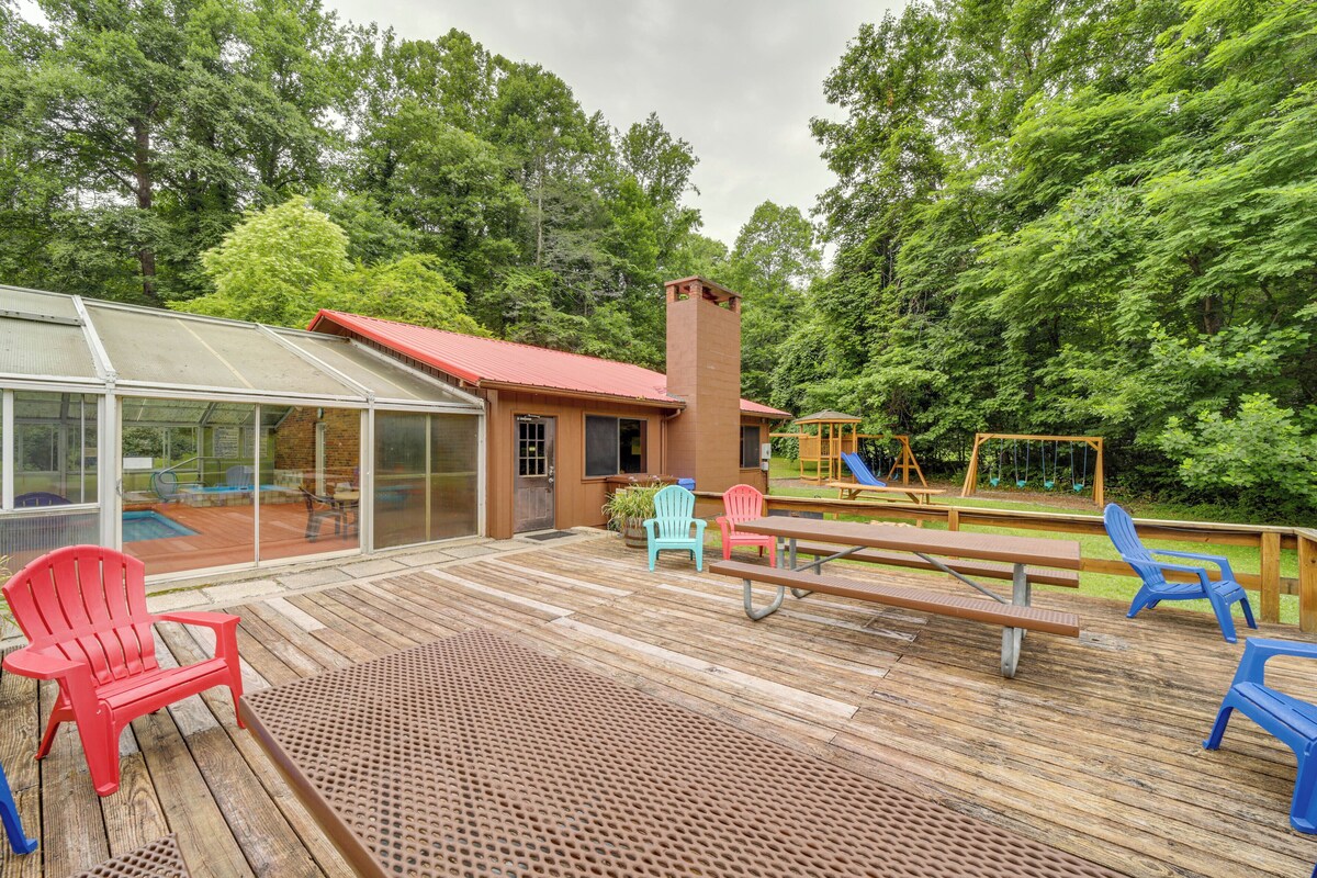 Pet-Friendly Creekside Cabin w/ Pool Access!