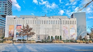 Illinois Holocaust Museum