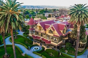 Winchester Mystery House