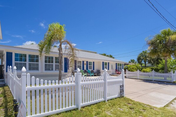 Welcome to Oceans 13 Unit A: Your vacation journey begins here. Step into a world of comfort, convenience, and coastal beauty.