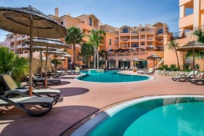 Outdoor Swimming pool