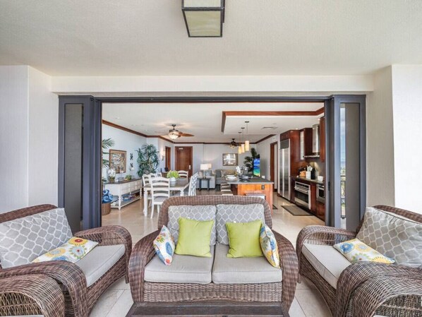 Open the lanai doors for an inside/ outside experience