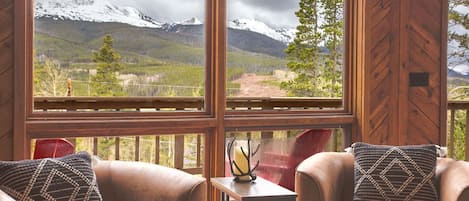Enjoy the breathtaking views of the mountain while sitting in the comfortable armchairs and drinking coffee or hot chocolate.
| Lupine Peak by Boutiq Luxury Vacation Rentals | Breckenridge, Colorado