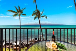 Dine al fresco on your private lanai