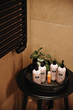 Bathroom amenities