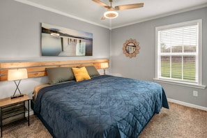 Bedroom 1-King room