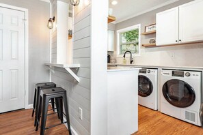 Kitchen/Laundry