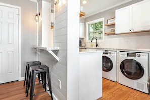 Kitchen/Laundry