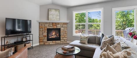 Upstairs Living Room w/gas log fireplace, Smart TV