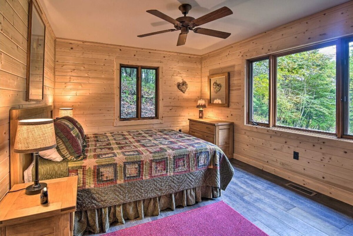 Mountain Cabin with Hiking & Skiing Near Asheville, NC