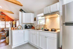 Kitchen | Cooking Basics | Coffee Maker | Trash Bags & Paper Towels
