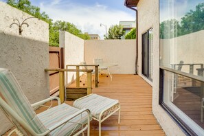 Townhome Exterior | Furnished Deck | Dining Area