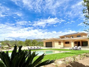 Swimming pool and garden