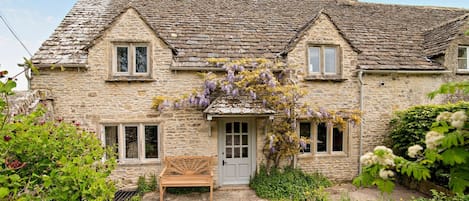 Smuggsbarn Cottage - StayCotswold