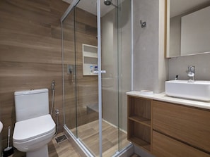 Suíte 1 Bathroom.