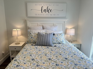 North bedroom with Queen bed
