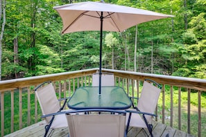 Private Deck | Outdoor Dining Area