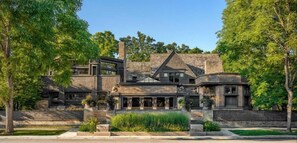 Frank Lloyd Wright Home and Studio