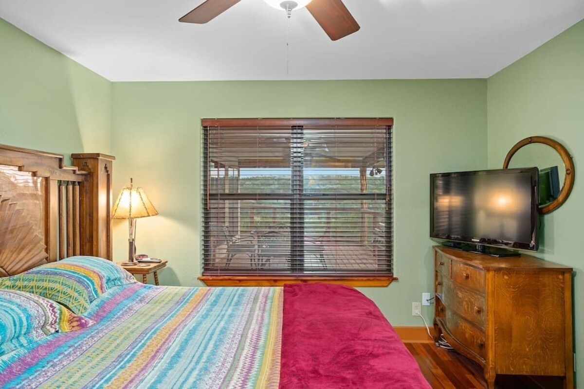 Star House – Hill Country Views