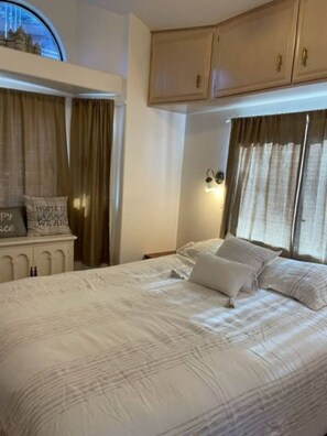 Master Bedroom with Queen Sized Bed