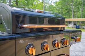 Enjoy mouthwatering BBQs on the deck while families gather, savor delicious food, and create lasting memories in the great outdoors.