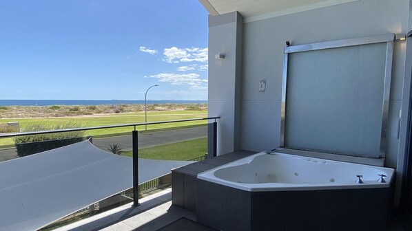 Balcony Spa