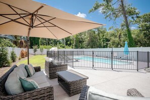 Outdoor Seating / Private Pool