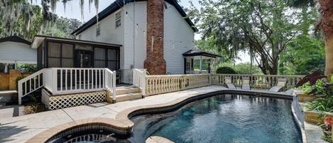 Savannah Vacation Rental | 3BR | 2.5BA | 2,400 Sq Ft | Stairs Required